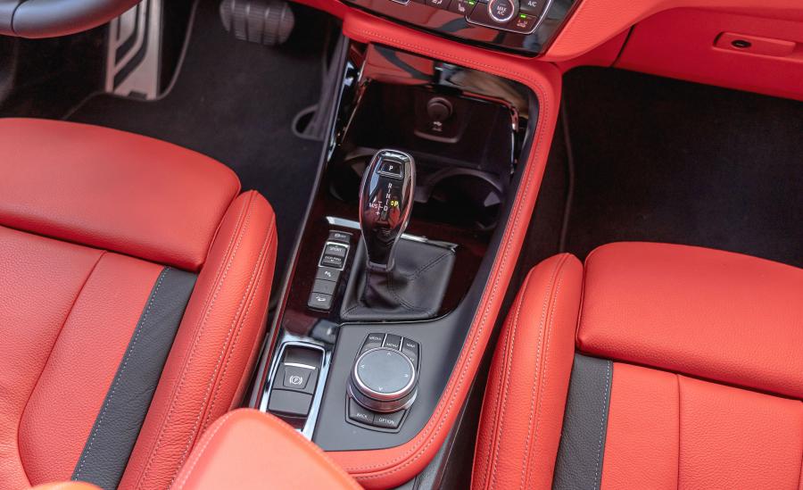 Детали интерьера BMW X2 M35i (F29) 2019 года  (NA) (фото 18 из 26)